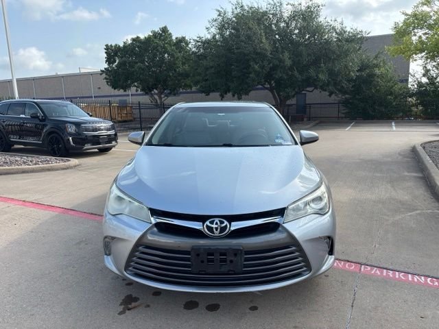 Used 2017 Silver Toyota XLE image 2