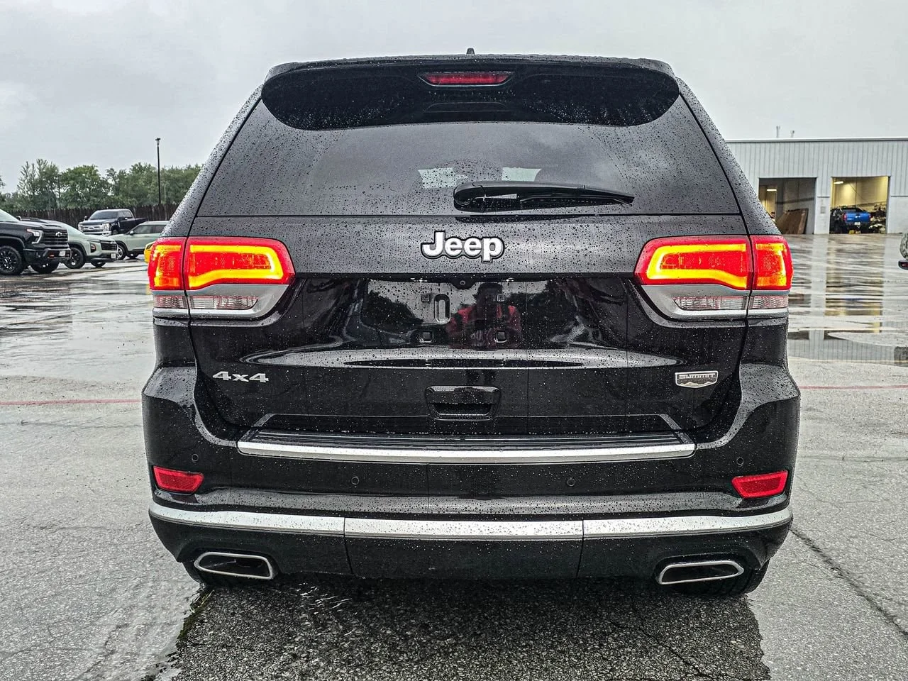 Used 2017 Black Jeep Summit 4x4 image 4