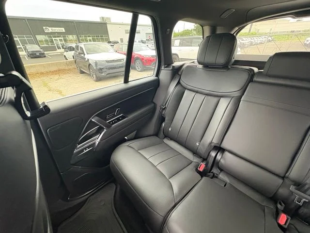 New 2026 Fuji White Land Rover SE image 33