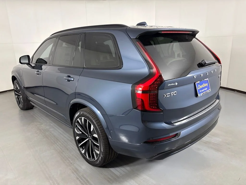 New 2026 Blue Volvo T8 Ultra image 6
