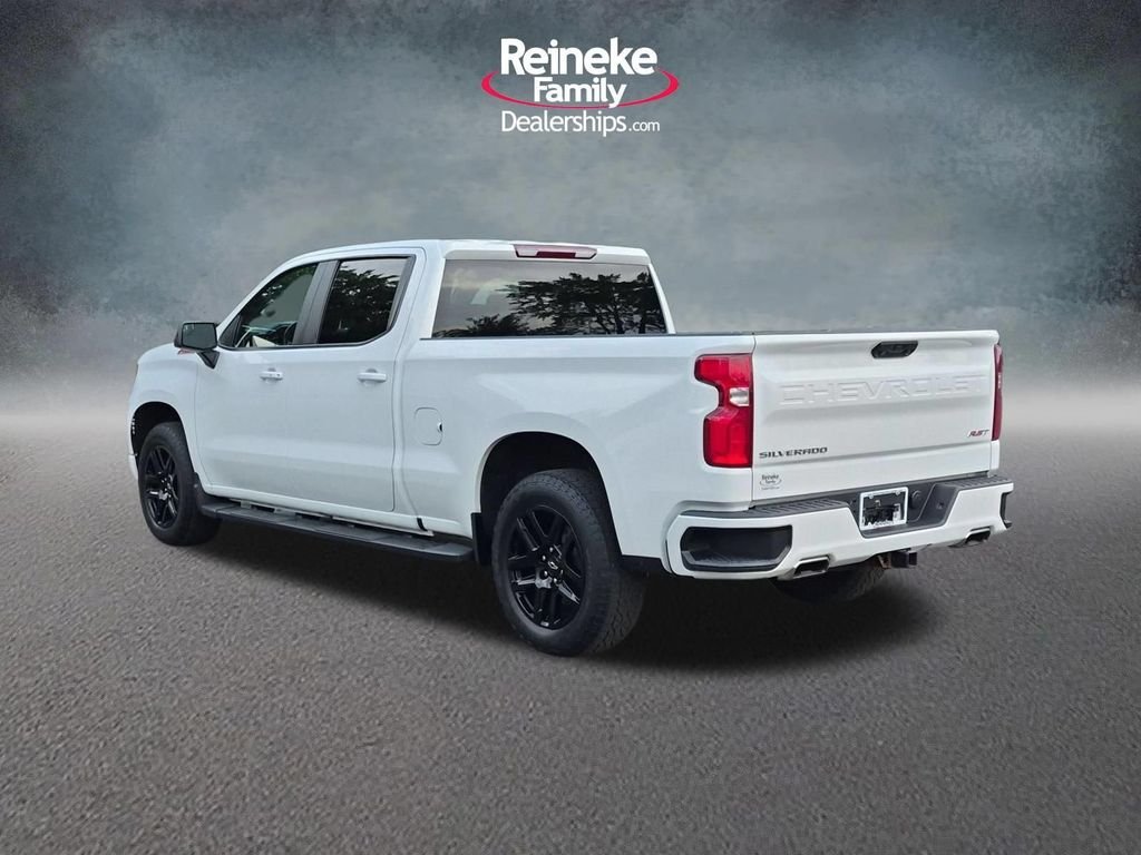 Used 2022  Chevrolet RST image 9