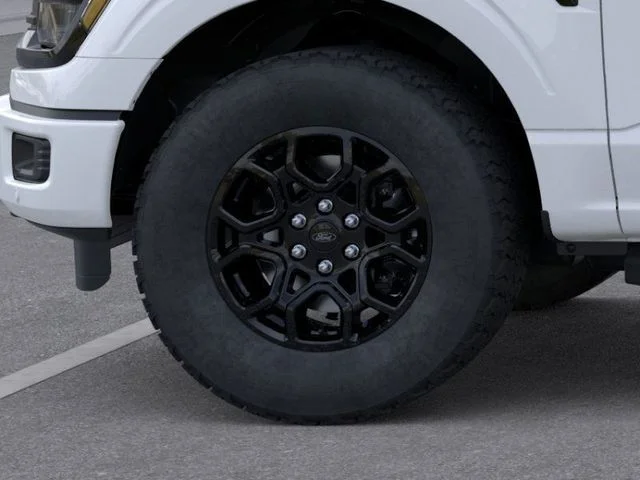 New 2026 Oxford White Ford XLT image 19