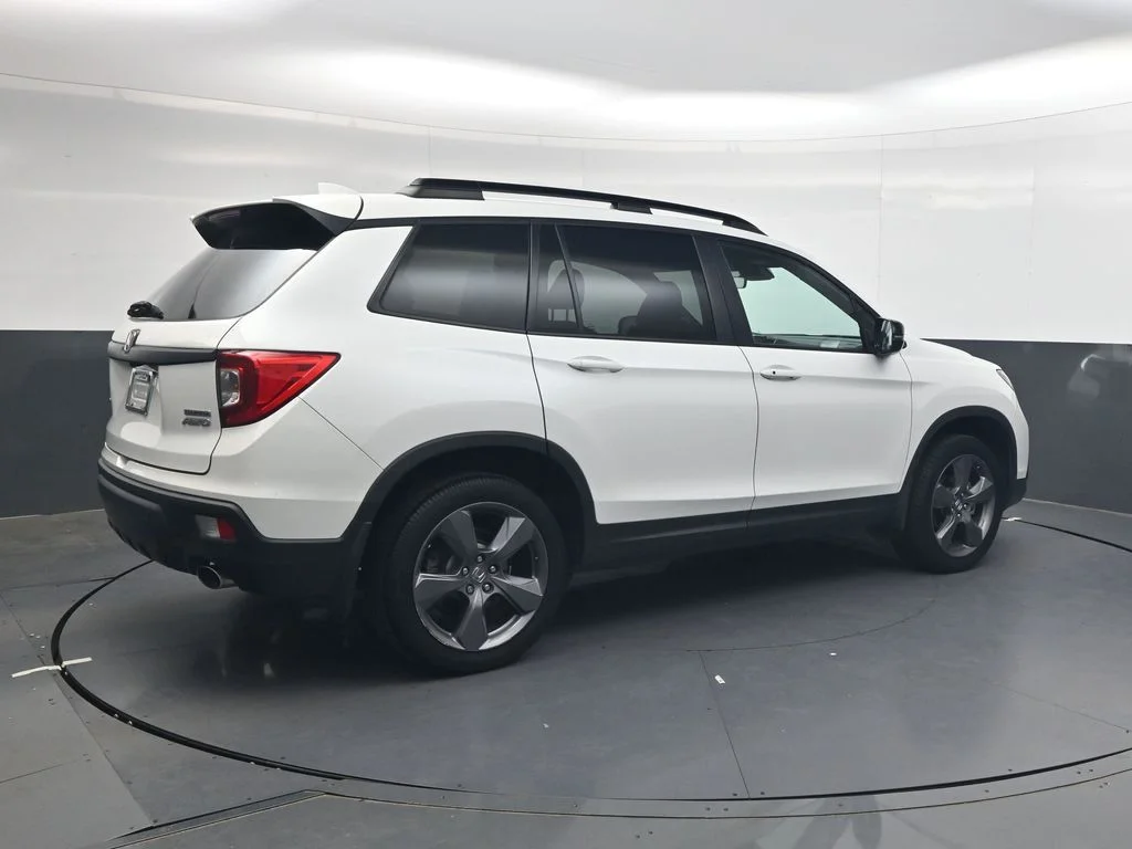 Used 2020 Platinum White Pearl Honda Touring image 4