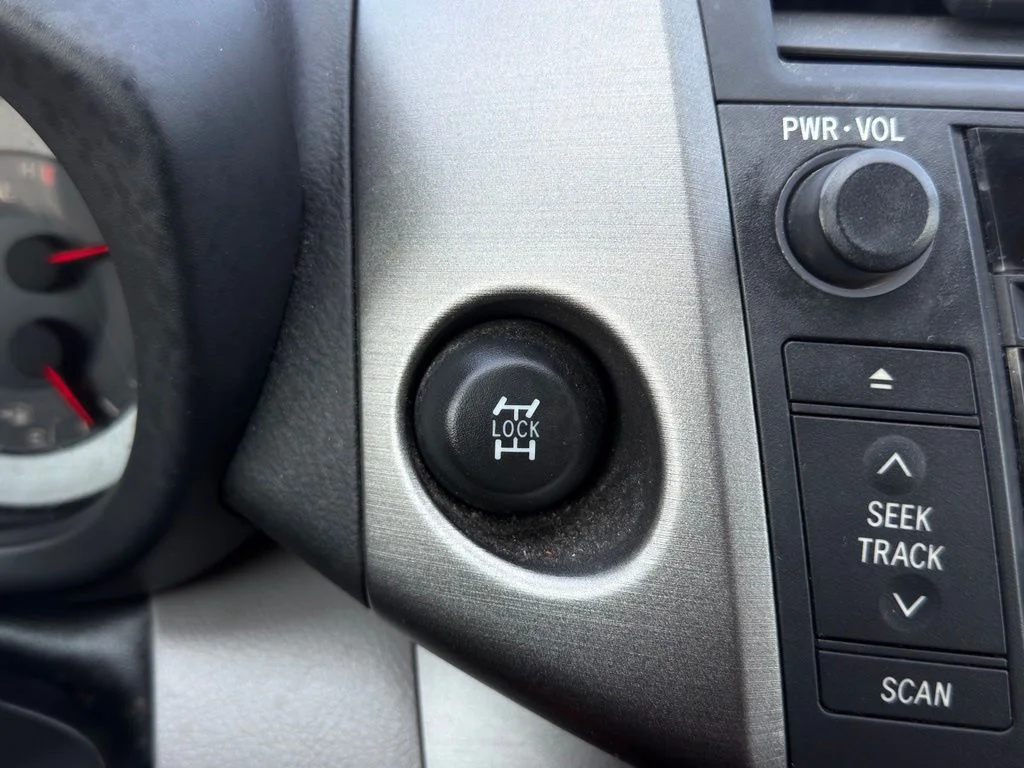 Used 2010 Red Toyota Base image 32