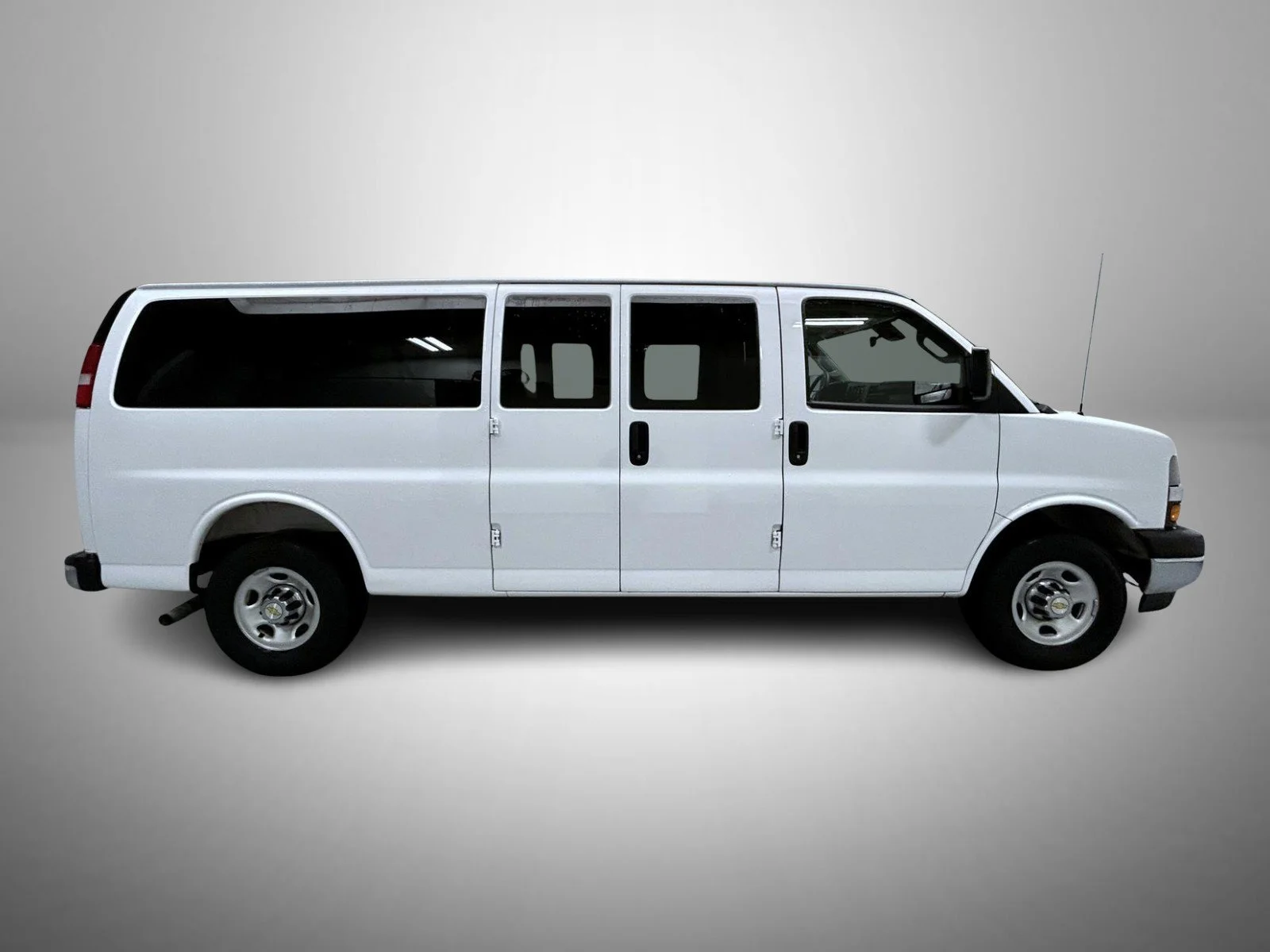 Used 2025 White Chevrolet LT image 4