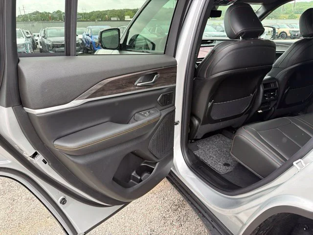 New 2026 Silver Jeep  image 10
