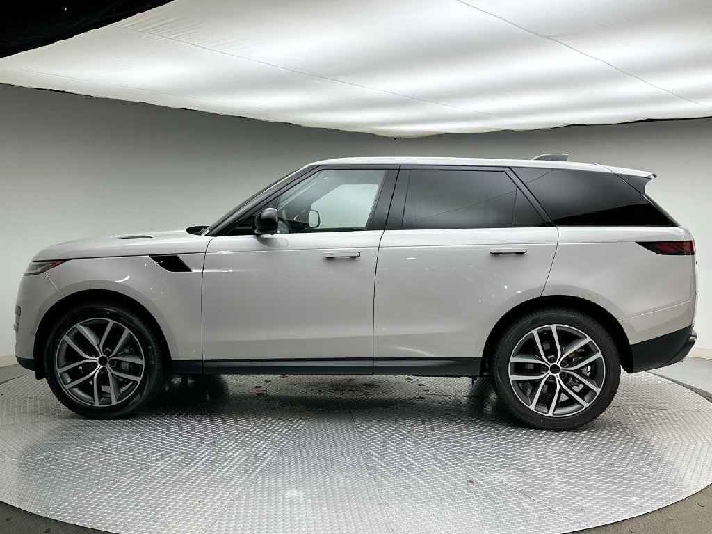 New 2027 Borasco Grey Land Rover SE image 2