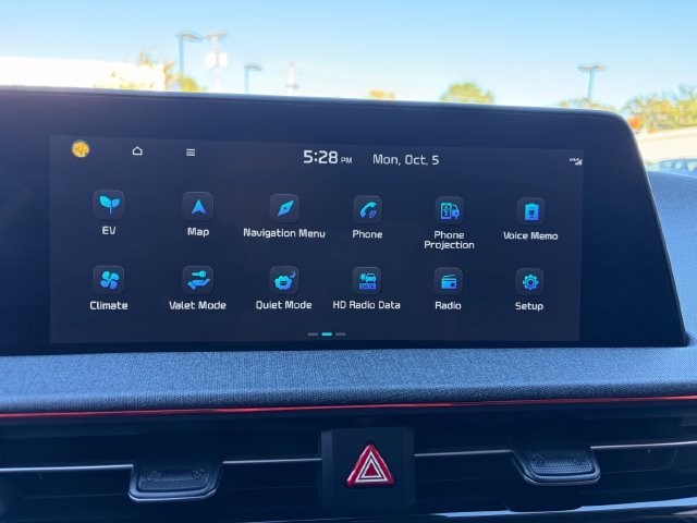 Certified Used 2024 Snow White Pearl Kia Light image 19