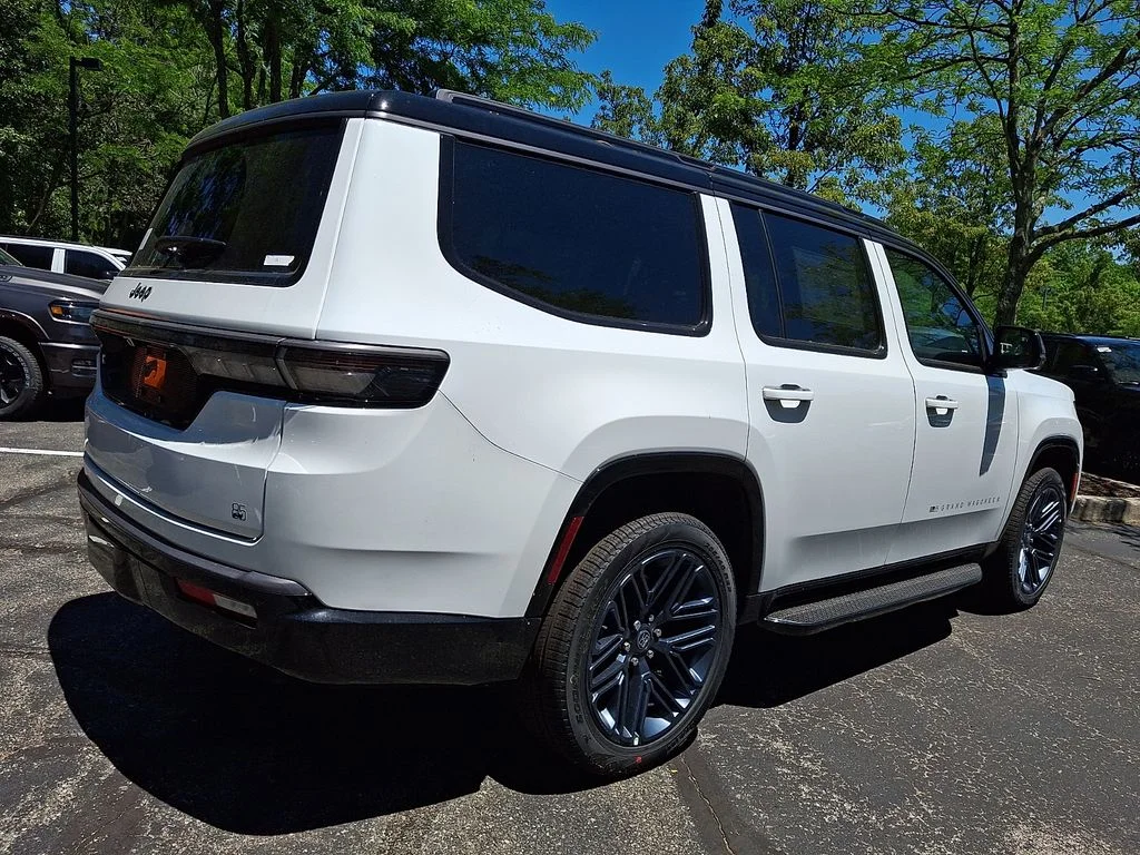 New 2026 Bright White Clear-Coat Exterior Paint Jeep 85th Anniversary Edition image 4