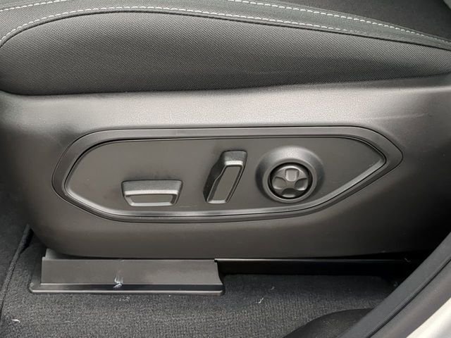 New 2026 Silver Zynith Exterior Paint Jeep Laredo X image 23