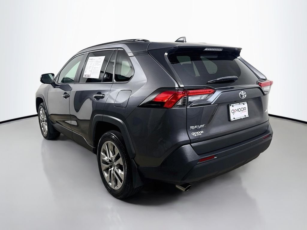 Used 2024 Magnetic Gray Metallic Toyota XLE Premium image 5