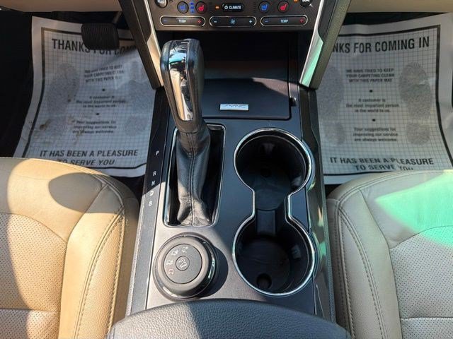 Used 2016 Bronze Ford Limited image 25