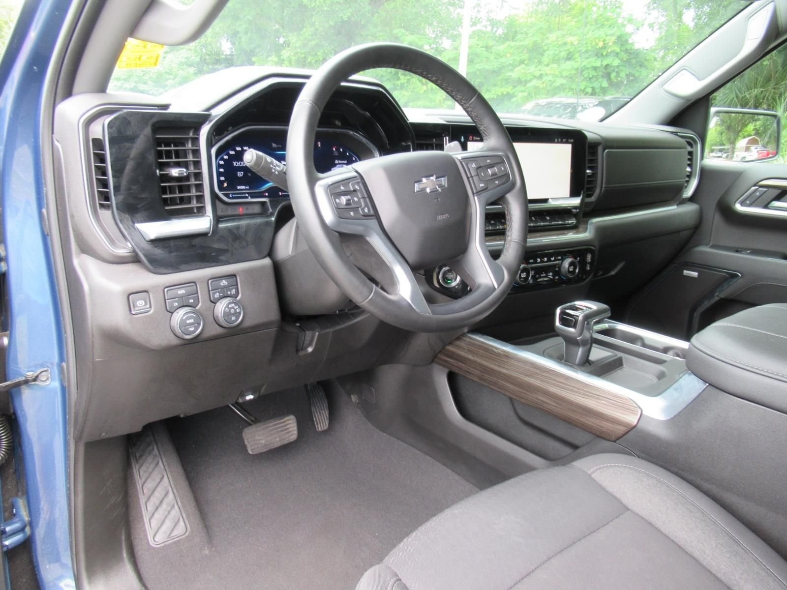 Used 2024 Blue Chevrolet RST image 17