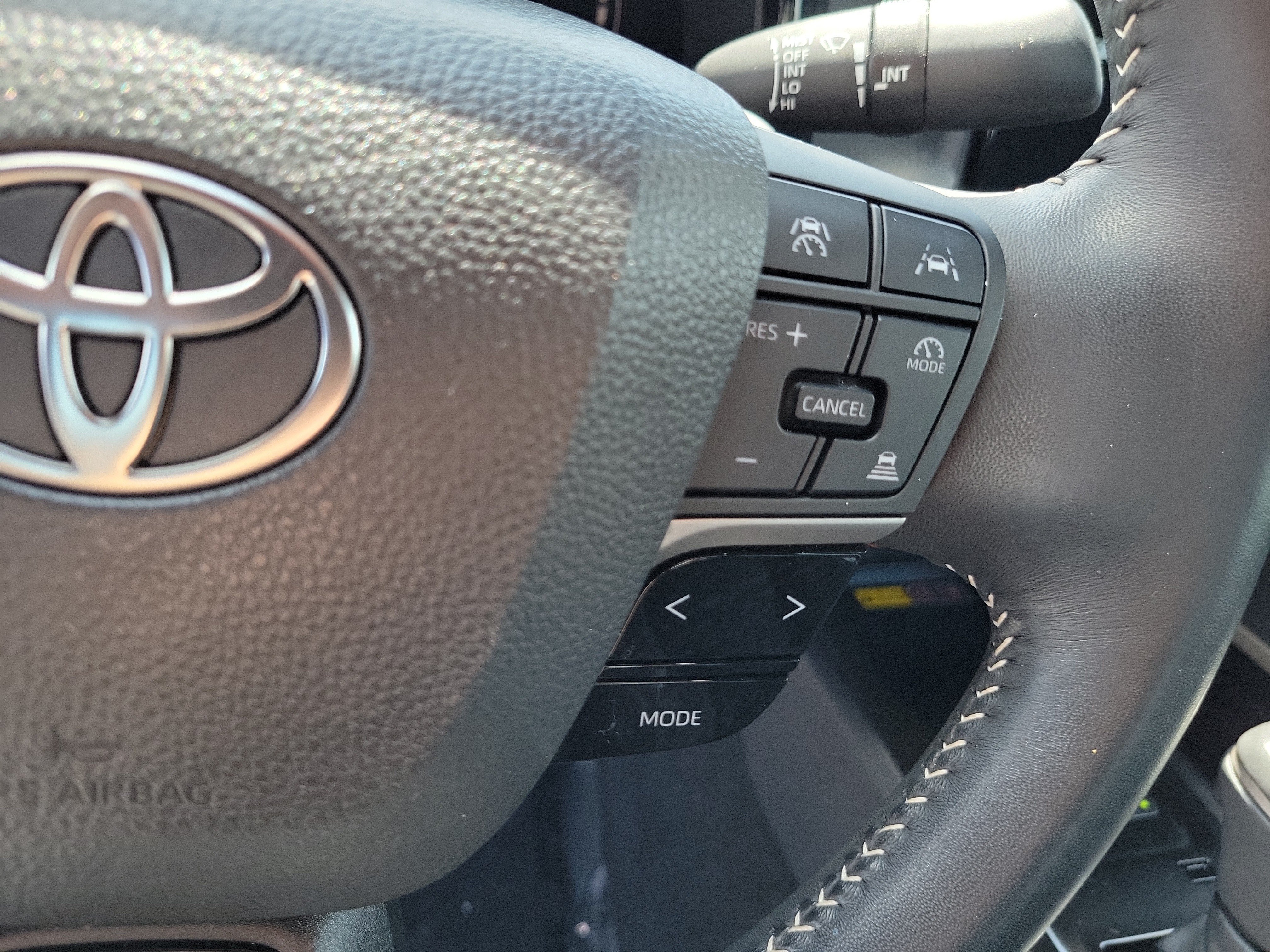 Used 2025 Ice Toyota SE image 25