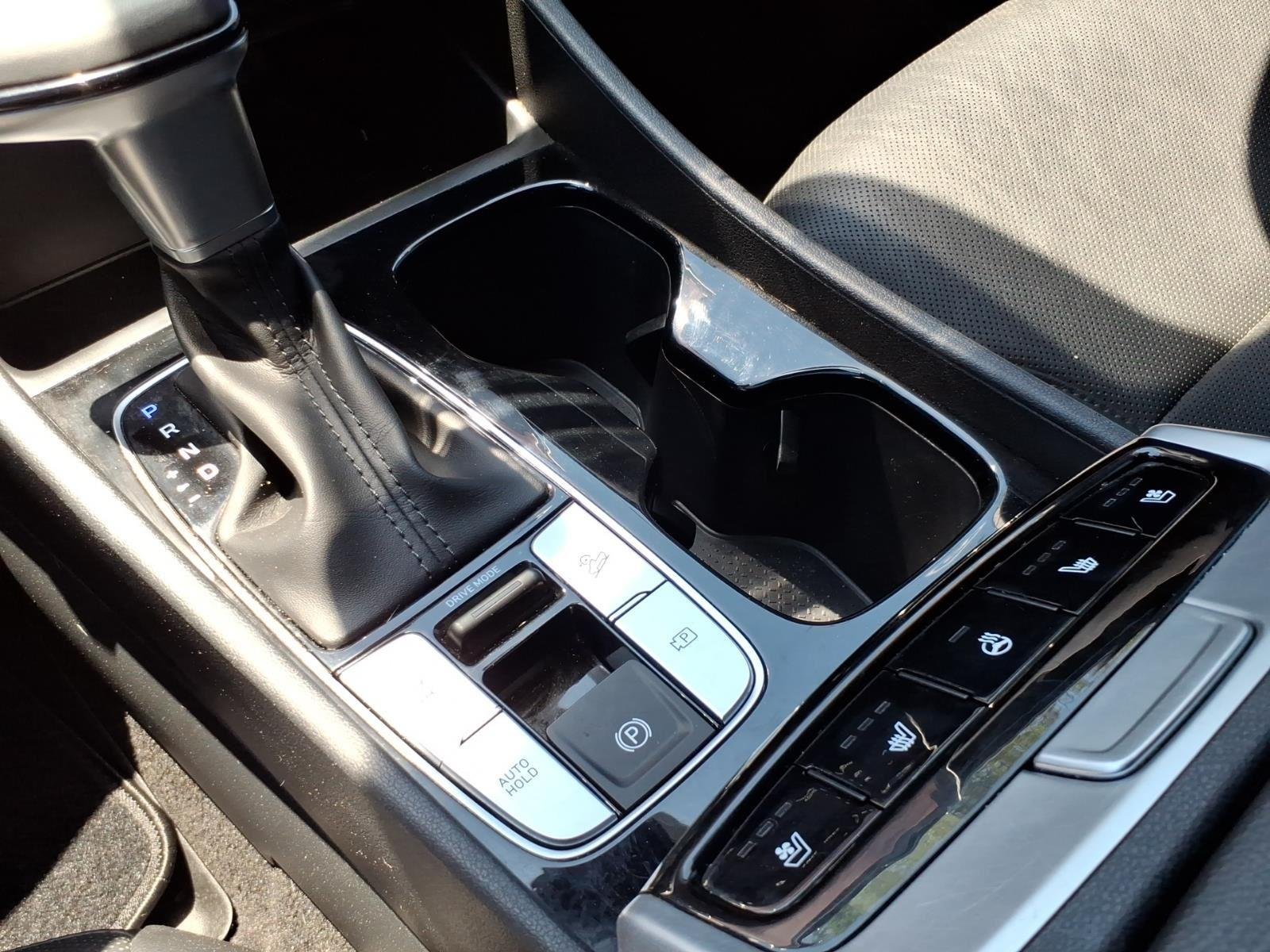 Used 2022 Ice White Hyundai Limited image 19