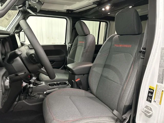 New 2027 Bright White Clearcoat Jeep Rubicon image 15