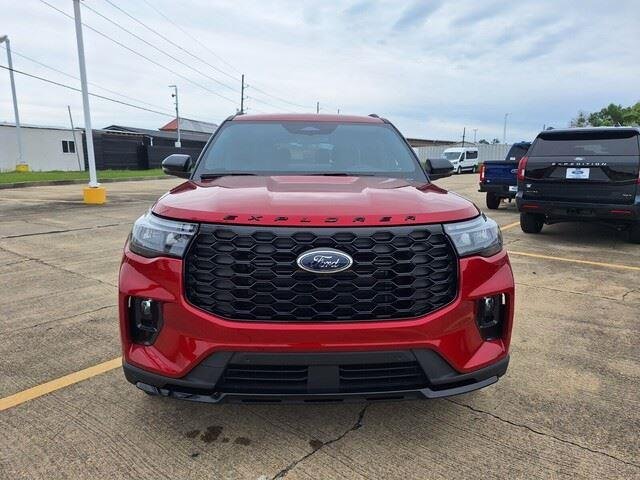New 2026 Rapid Red Metallic Tinted Clearcoat Ford ST-Line image 8