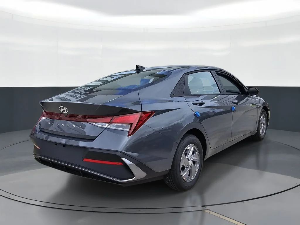 New 2026 Gray Hyundai SE image 3