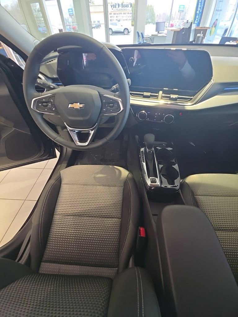 2026 Chevrolet Trax LT - Photo 11