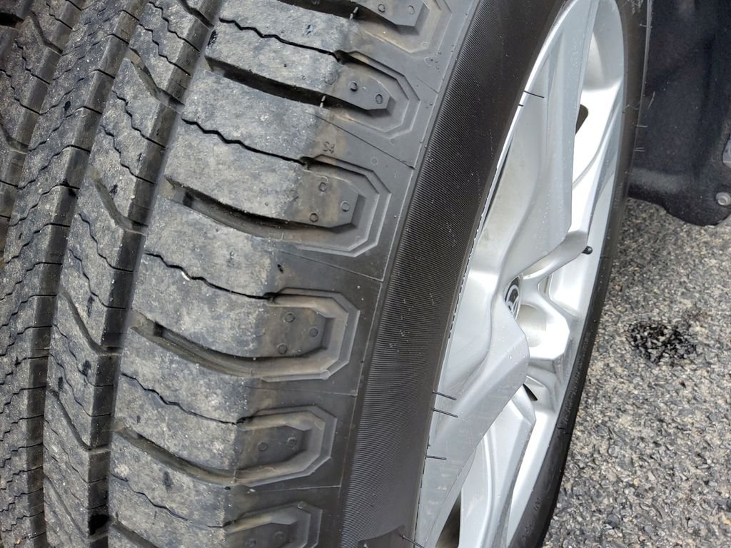 Used 2023  Toyota L image 22