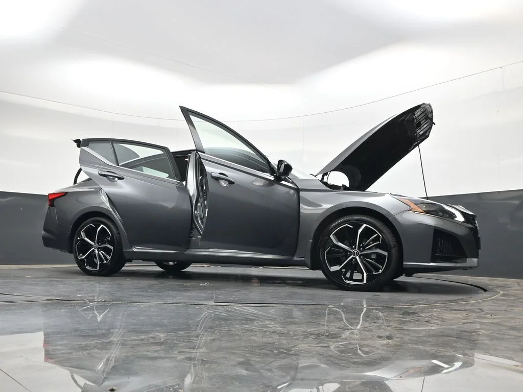Used 2025 Gray Nissan 2.5 SR image 52