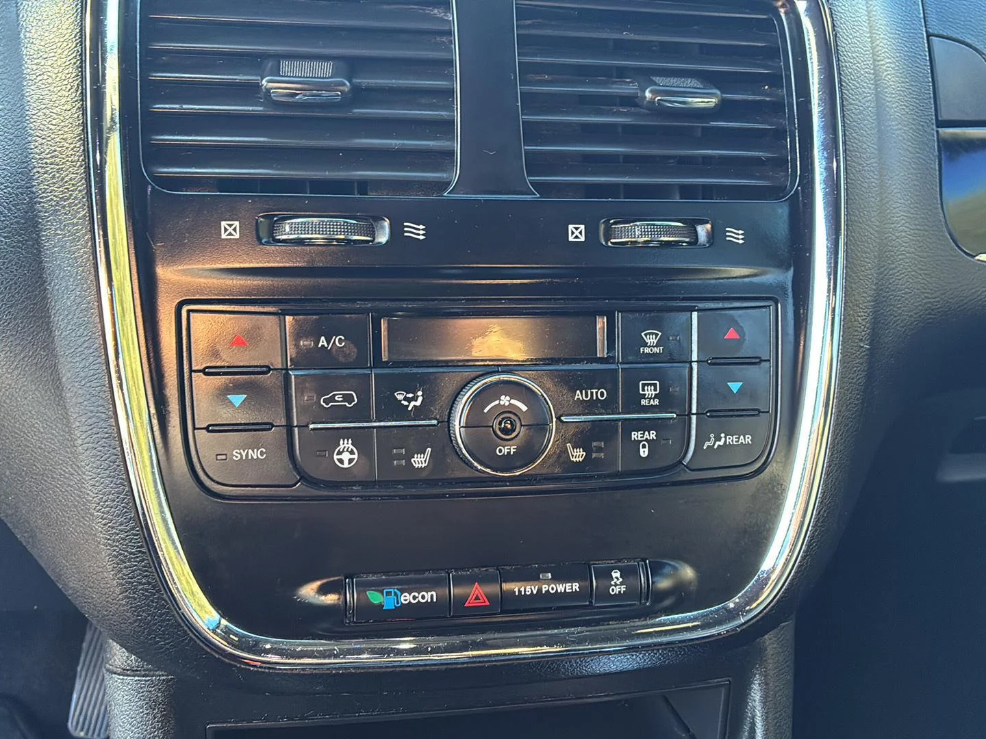 Used 2018 Black Onyx Crystal Pearlcoat Dodge GT image 16