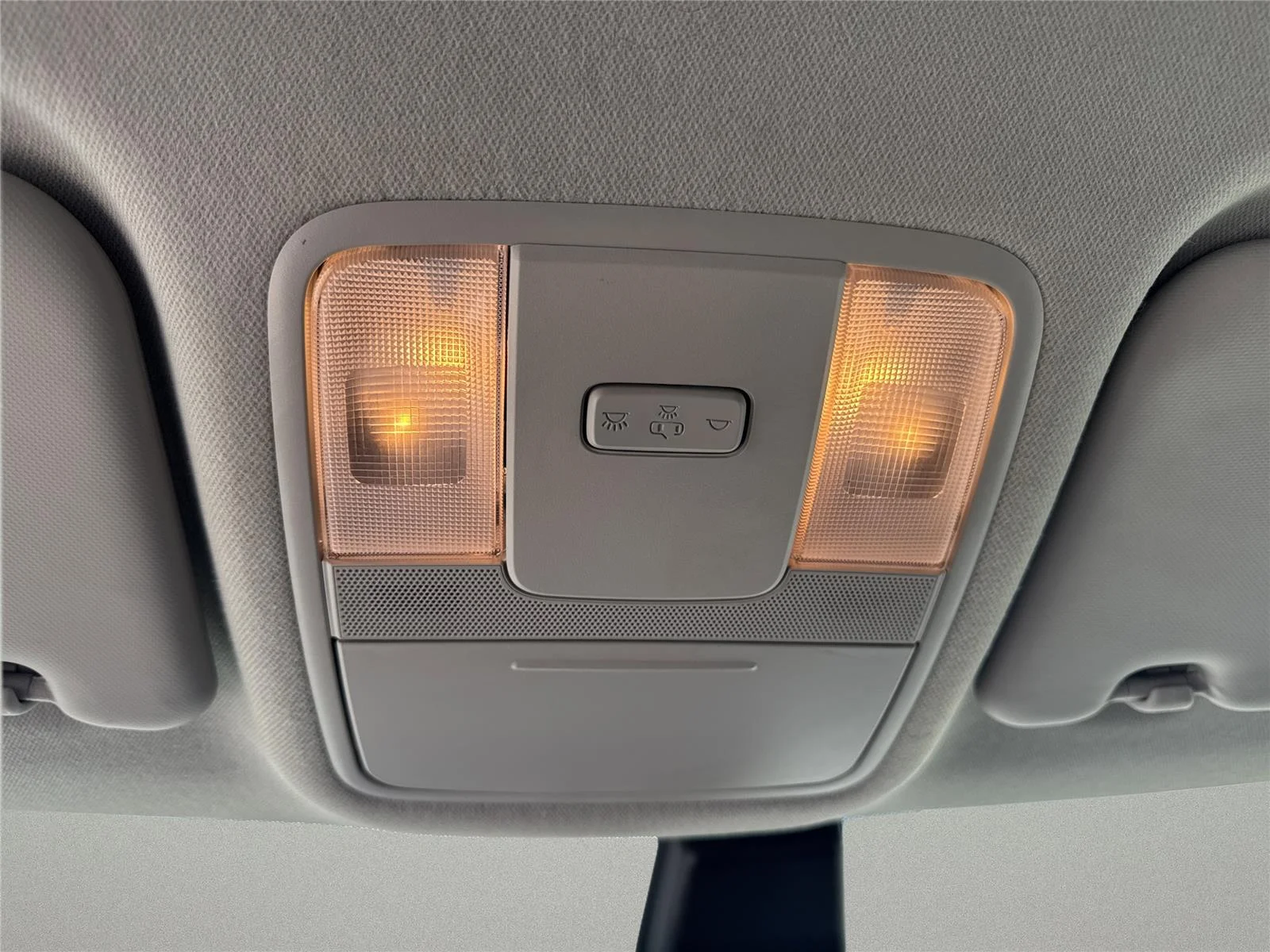 Used 2023 Snow White Pearl Kia LX image 29