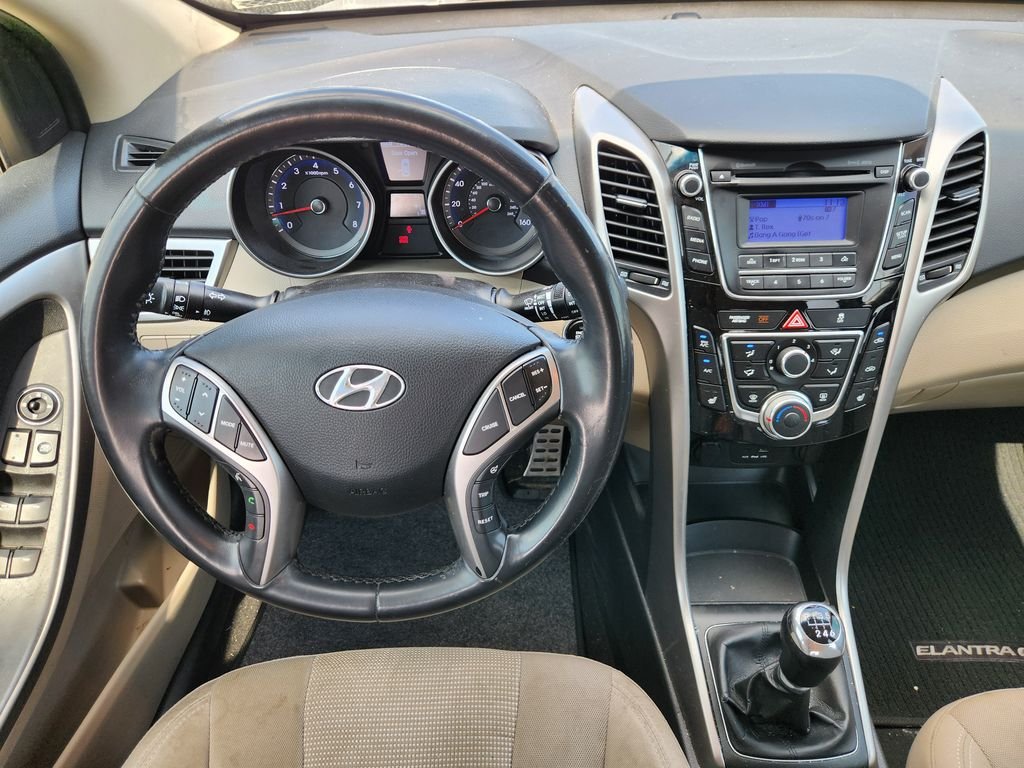Used 2013 Black Noir Pearl Hyundai Base image 27