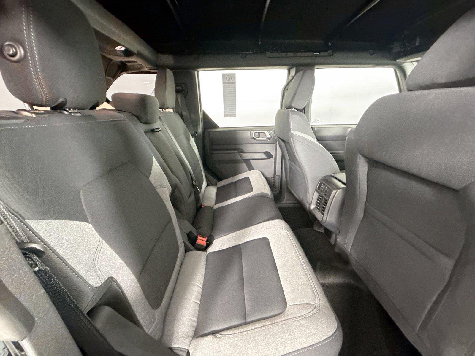 2025 Ford Bronco 4-Door Base - Photo 36