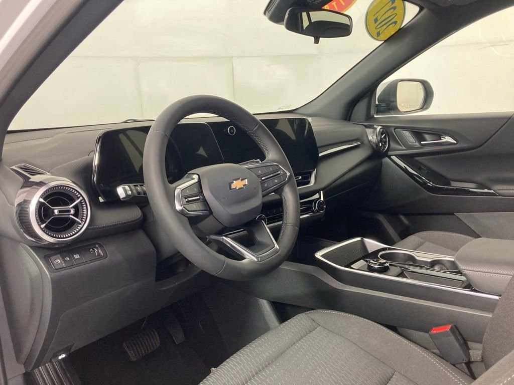 New 2027 Summit White Chevrolet LT image 11
