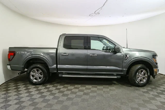 Used 2025 Gray Ford XLT image 13