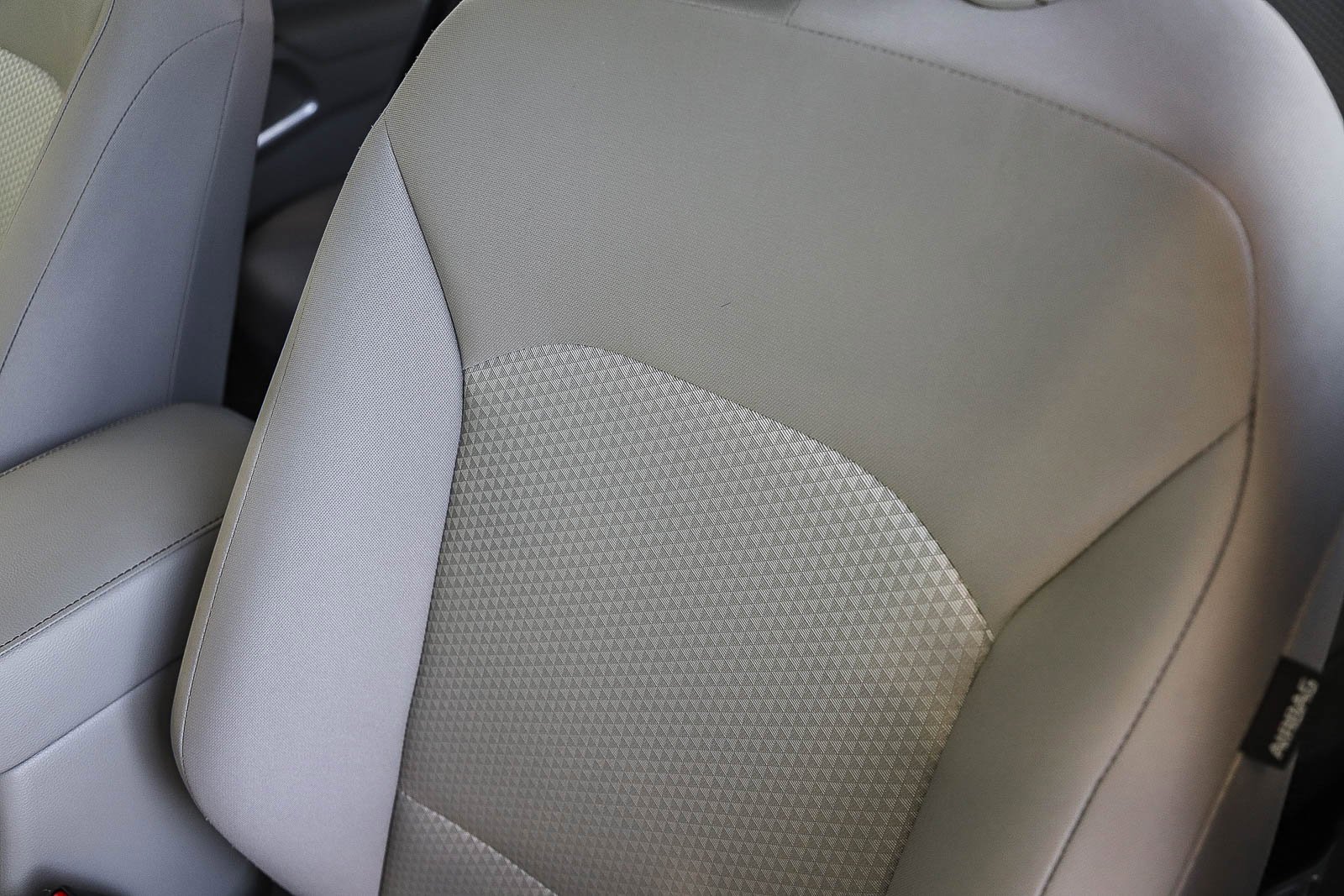 Used 2025 Gravity Gray Kia LX image 28