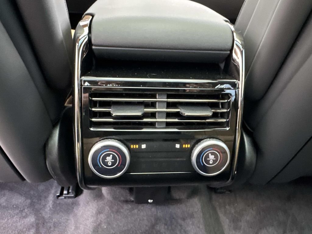 New 2026 Fuji White Land Rover Dynamic SE image 17