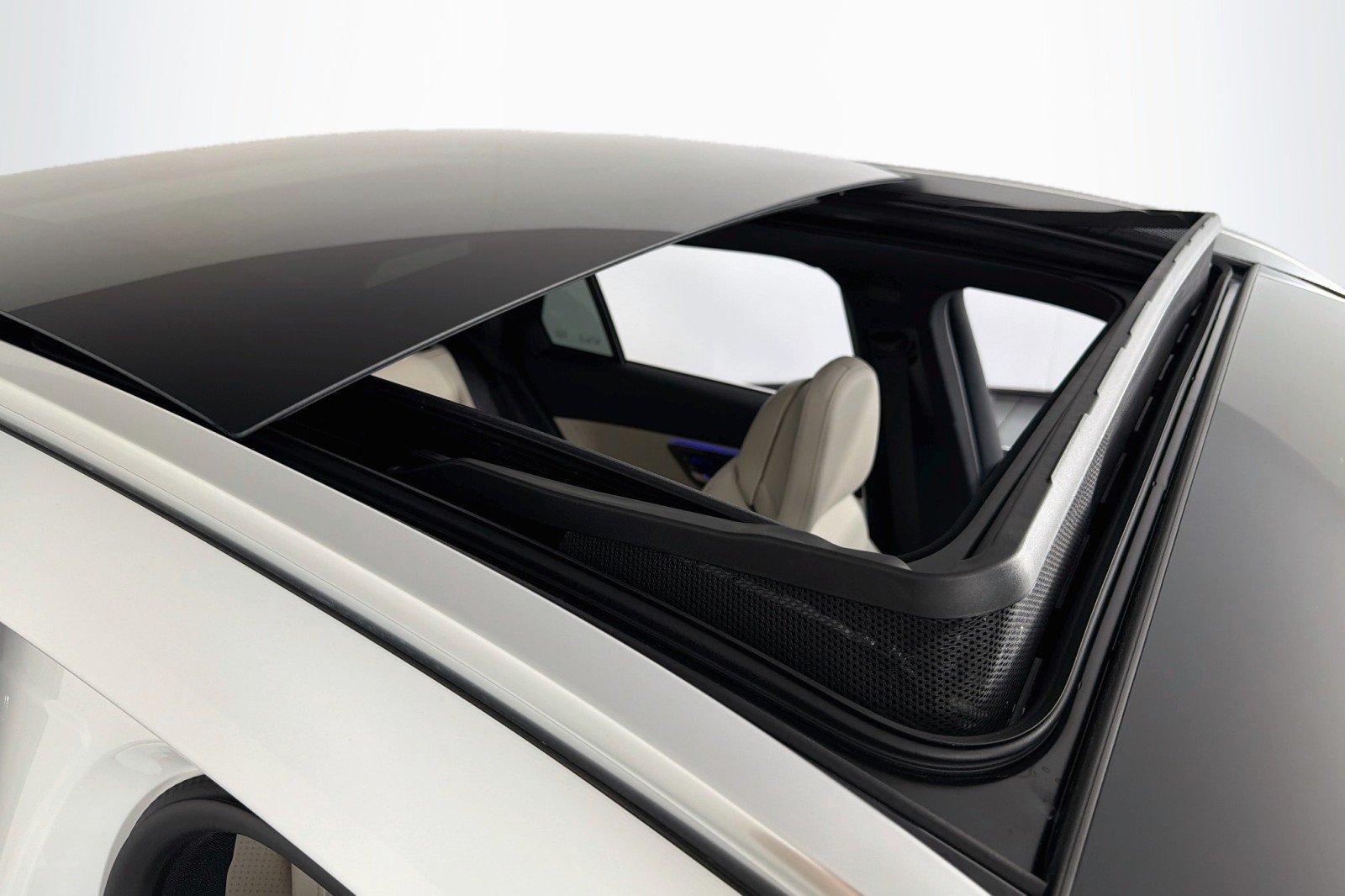 New 2026 Polar White Mercedes-Benz GLC 300 SUV image 21