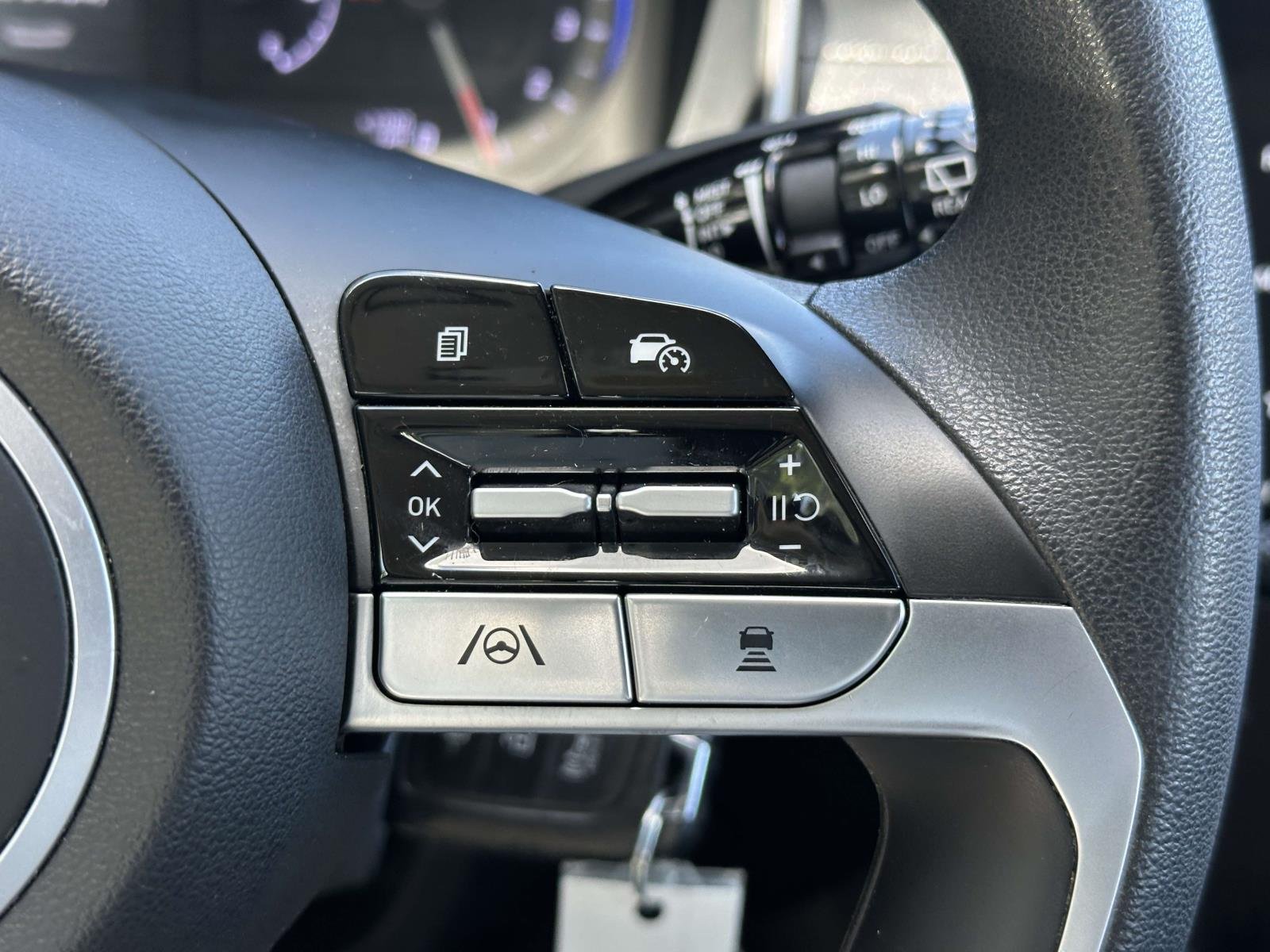 Certified Used 2024 Blue Hyundai SE image 28