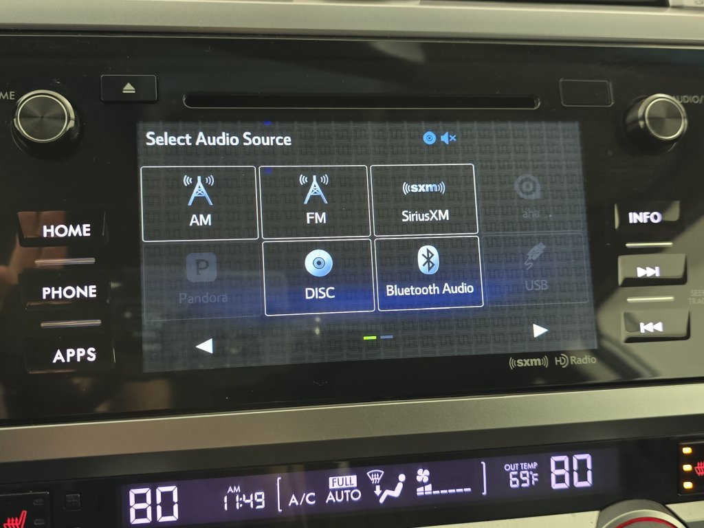 Used 2015 Crystal White Pearl Subaru 2.5i image 24