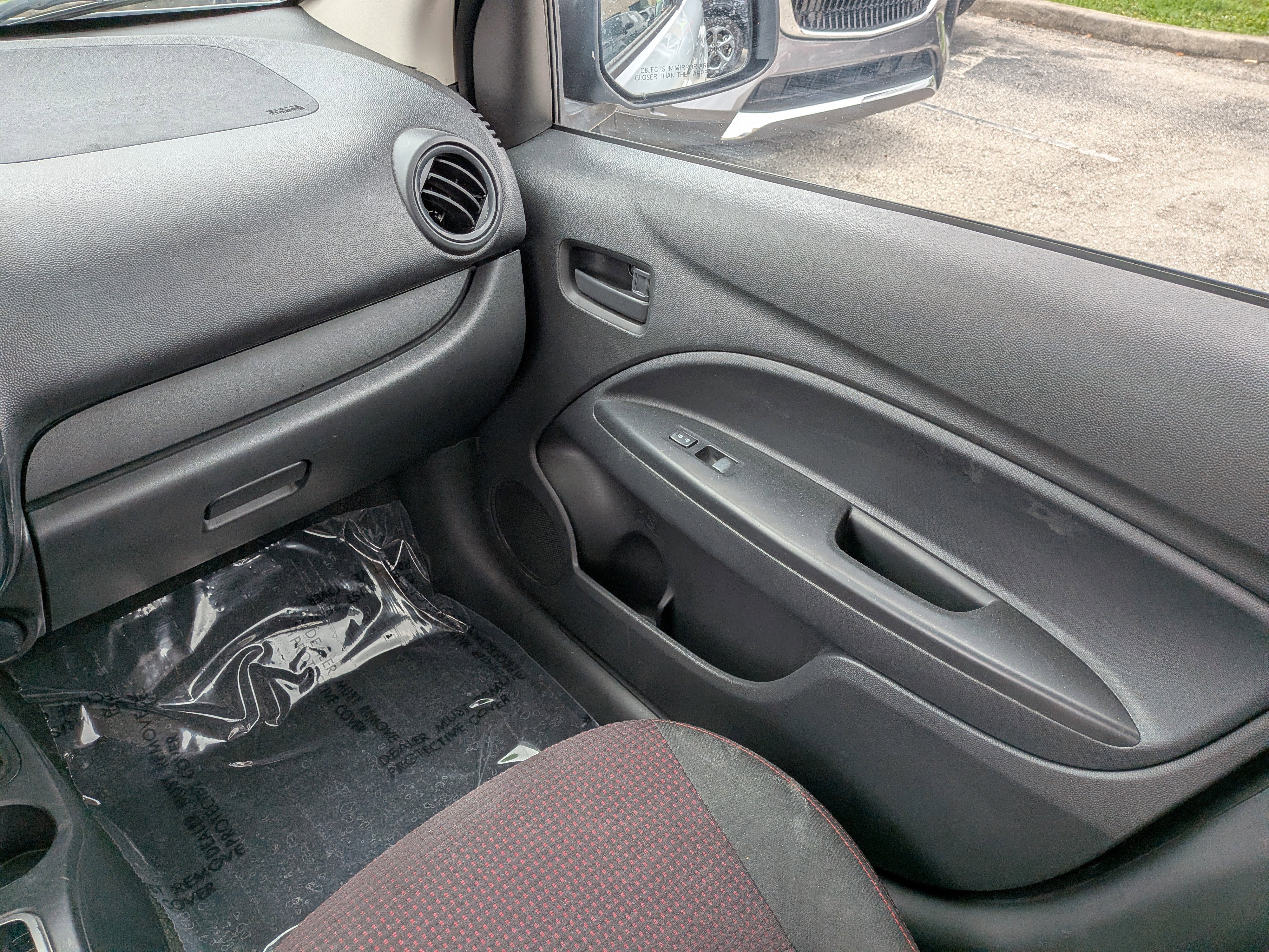 Used 2021 White Diamond Mitsubishi Carbonite Edition image 17