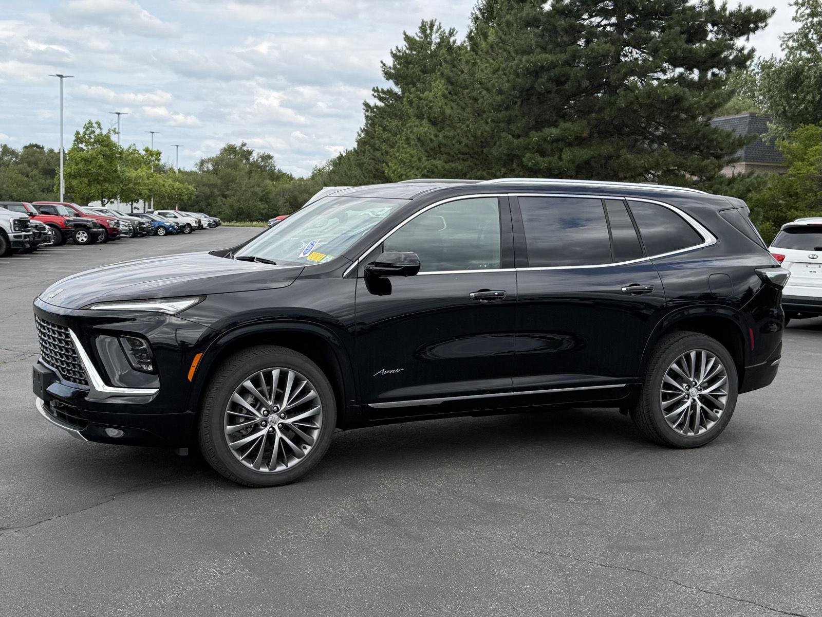 Used 2025 Ebony Twilight Metallic Buick Avenir image 6