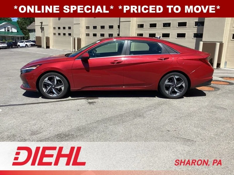 Used 2022 Red Hyundai SEL image 4