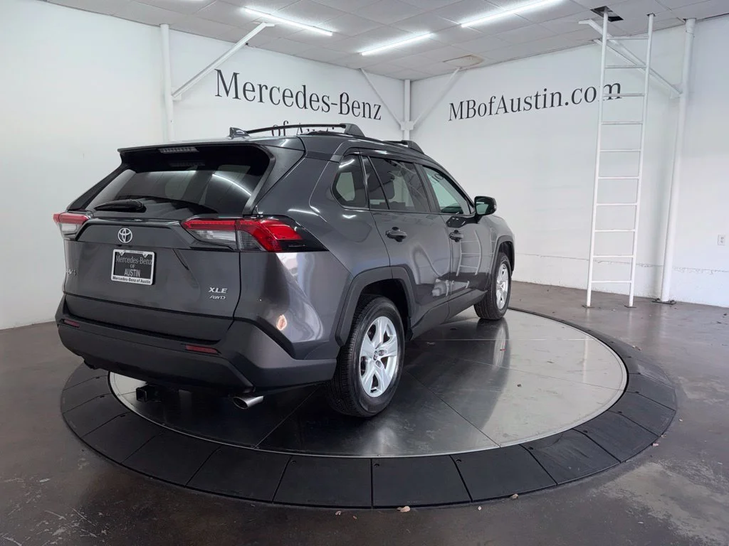 Used 2021 Gray Toyota XLE image 7