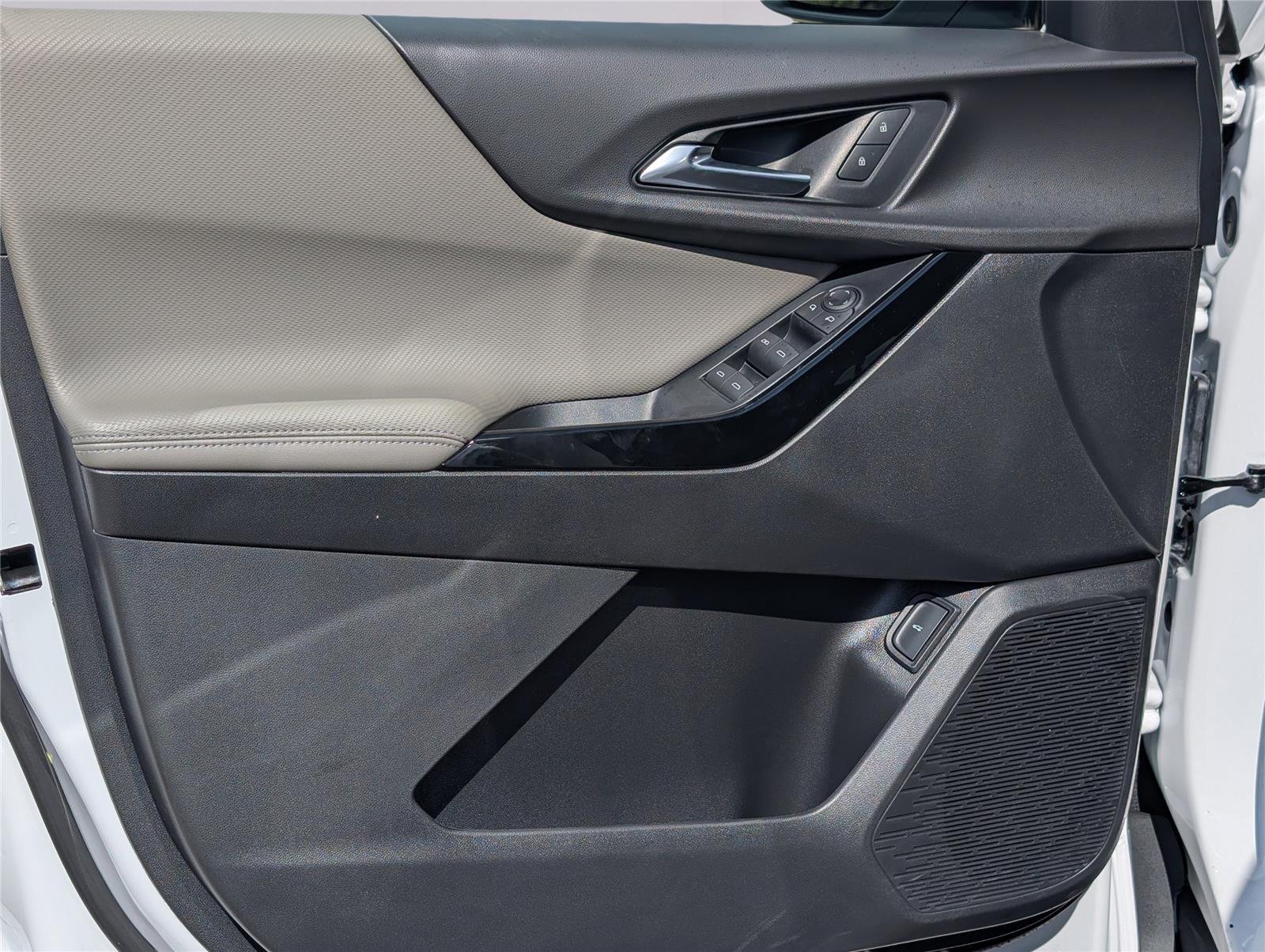 New 2026 Summit White Chevrolet LT image 26