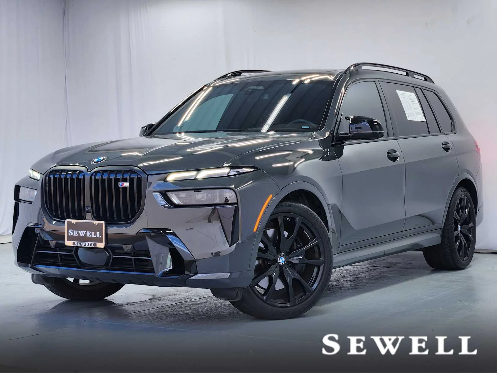 2025 BMW X7 M60i