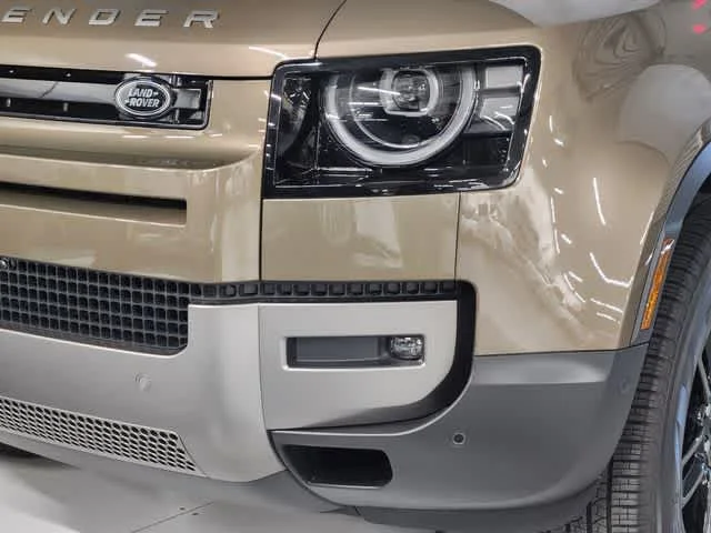 Used 2026 Gondwana Stone Metallic Land Rover S image 12
