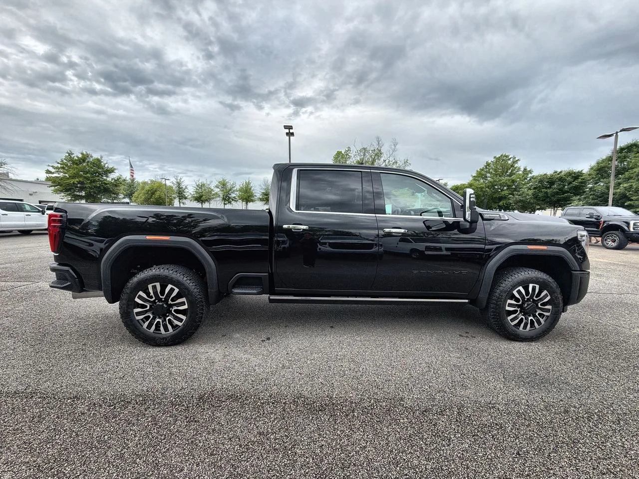 New 2026 Onyx Black GMC Denali Ultimate image 9
