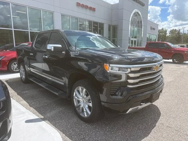 Used 2024 Black Chevrolet High Country image 2