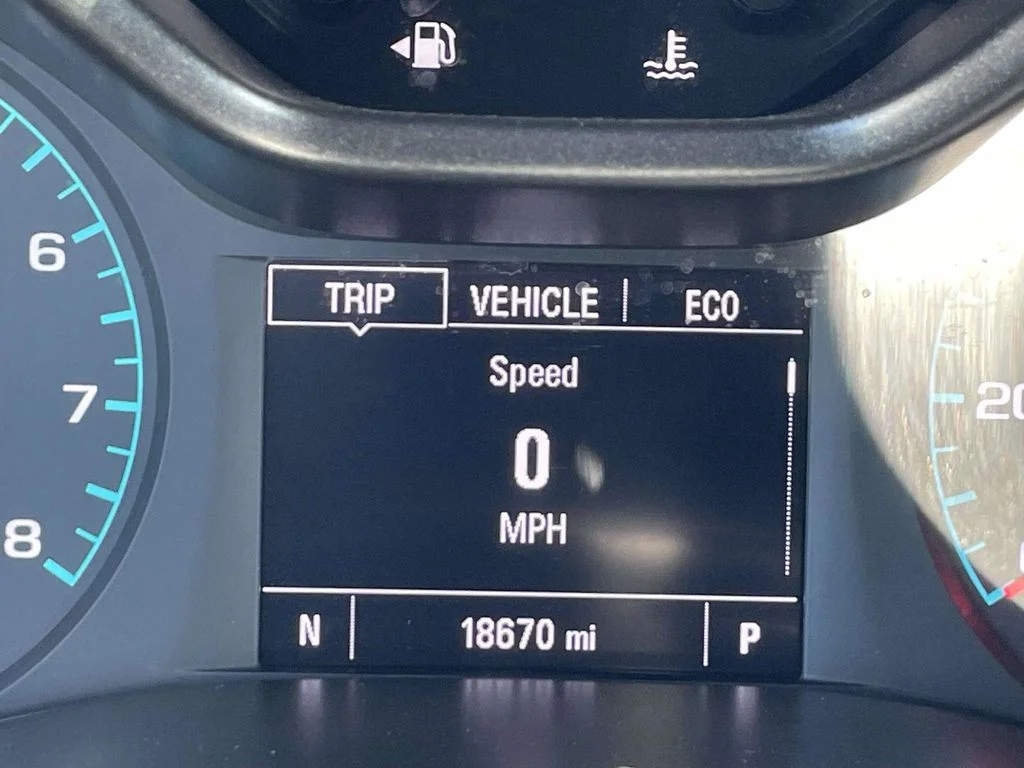 Used 2022 White Chevrolet LT image 28