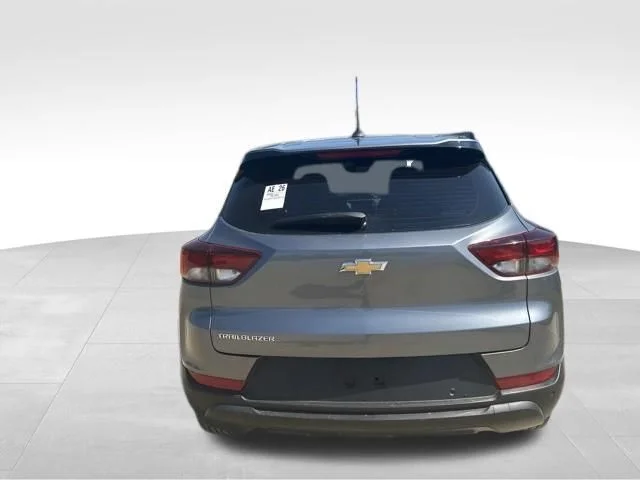 Used 2021 Gray Chevrolet LS image 4