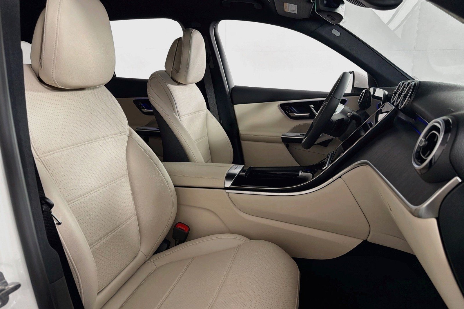 New 2026 Polar White Mercedes-Benz GLC 300 SUV image 13