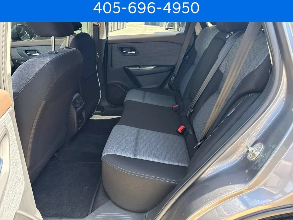 Pre-Owned 2023 Nissan Rogue SV