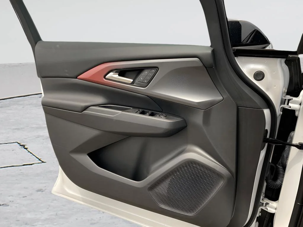 2025 Chevrolet Equinox EV RS - Photo 20